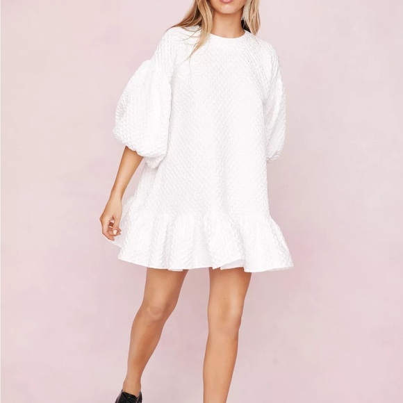 Elegant Black Puff Sleeve Dress - Picture 3 of 7